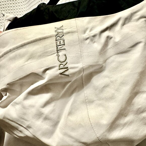 USED Arc'teryx THERISS DOWN JACKET W,ATMOS,S - Picture 5 of 7